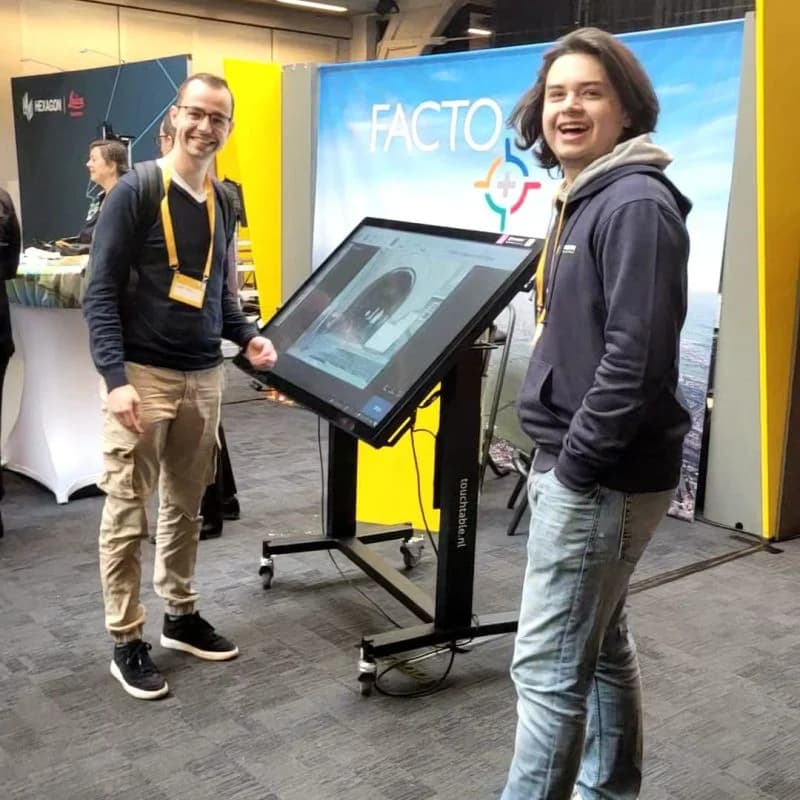 Een TouchTable Go op een evenement, klaar voor verhuur