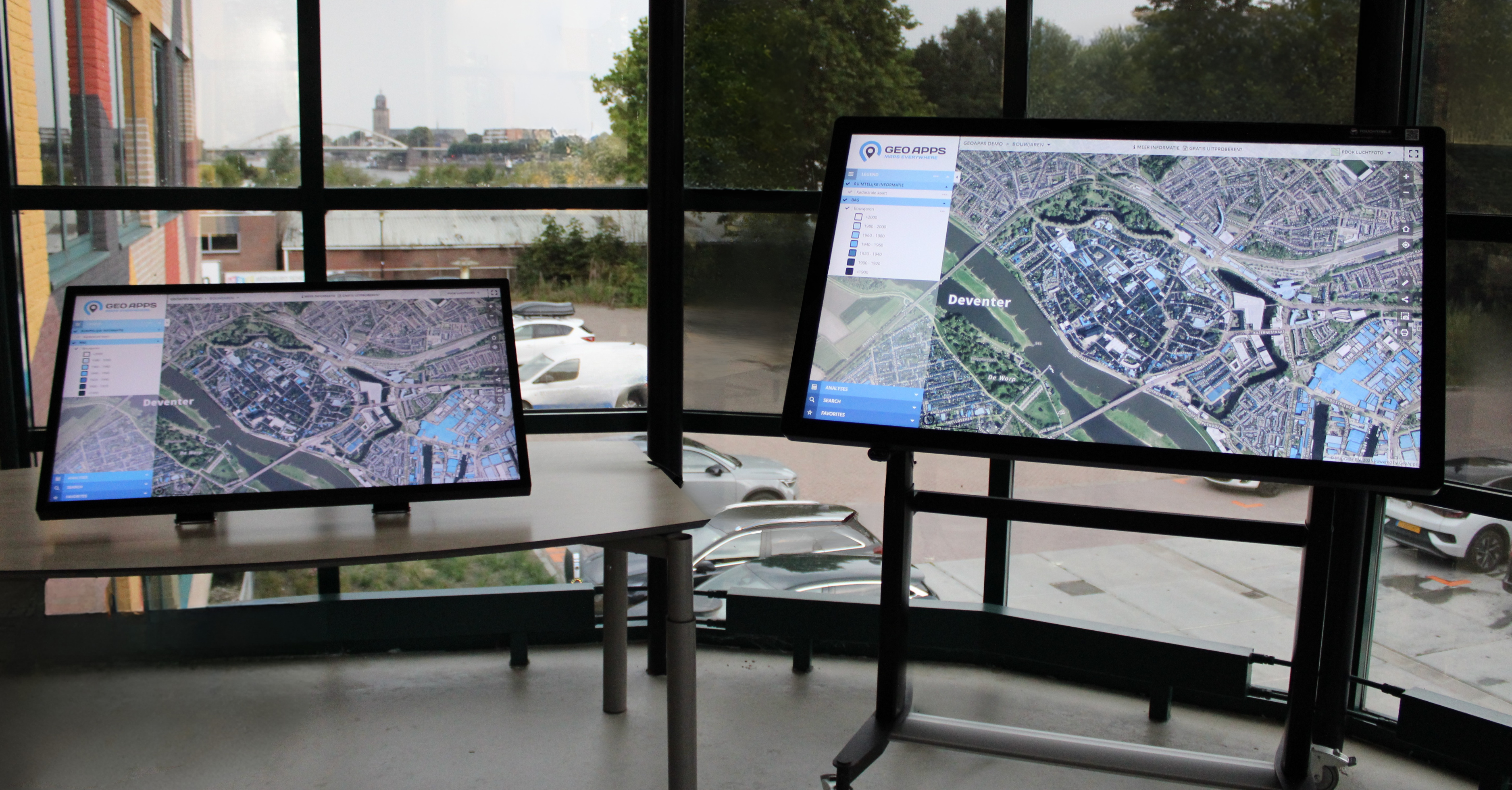 TouchTable im Querformat für Kartentisch-Anwendungen