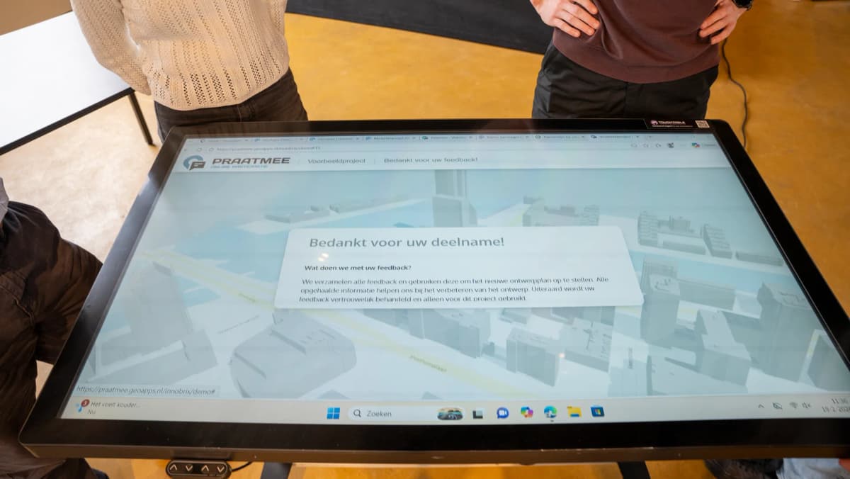 TouchTable in gebruik voor GIS-analyse